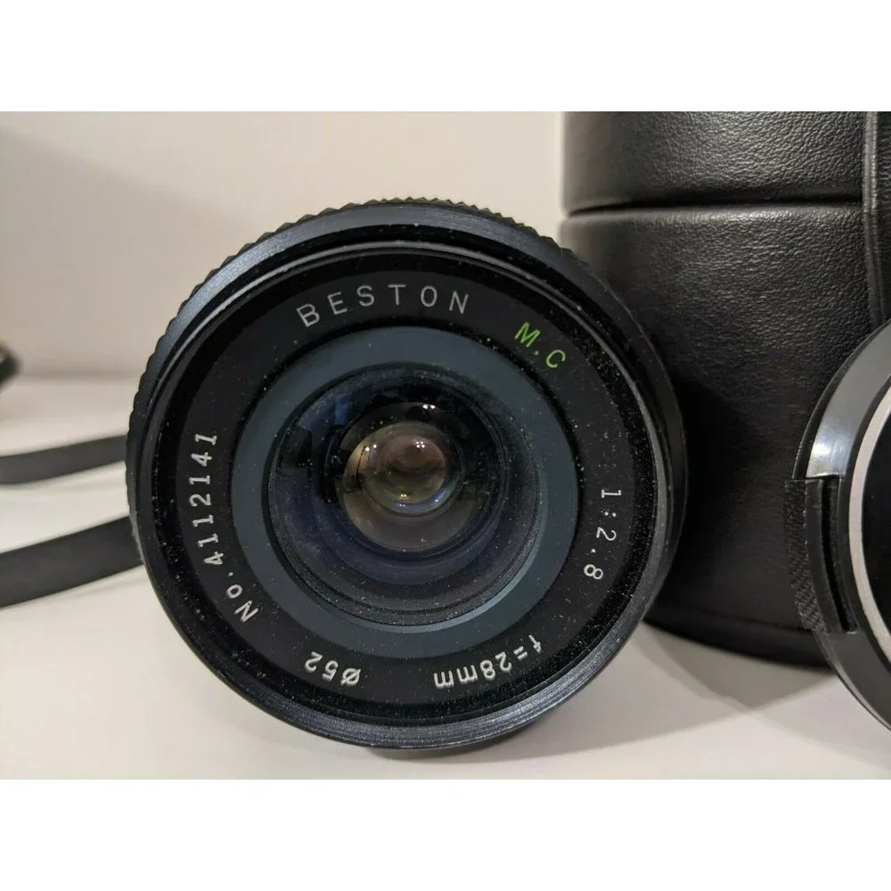Beston M.C 1:2.8 F=28mm camera Lens with lens cap & leather case